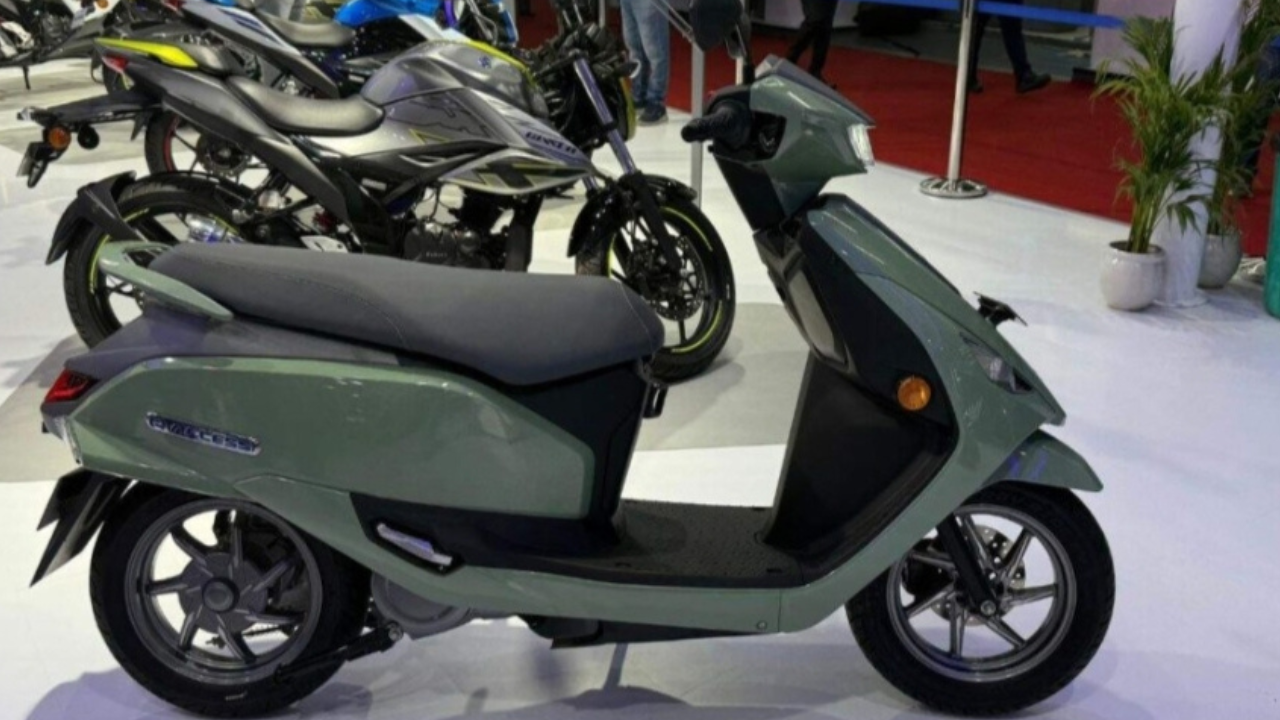 Suzuki e-Access 2025